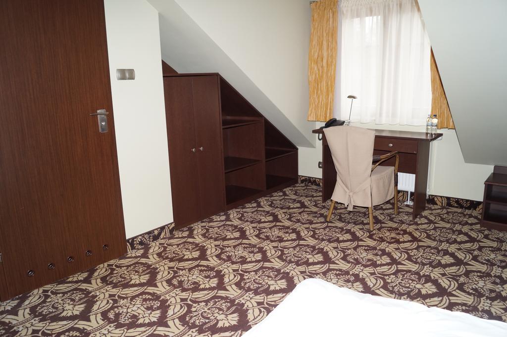 Hotel Sloneczny Brzeg Biskupiec  Cameră foto